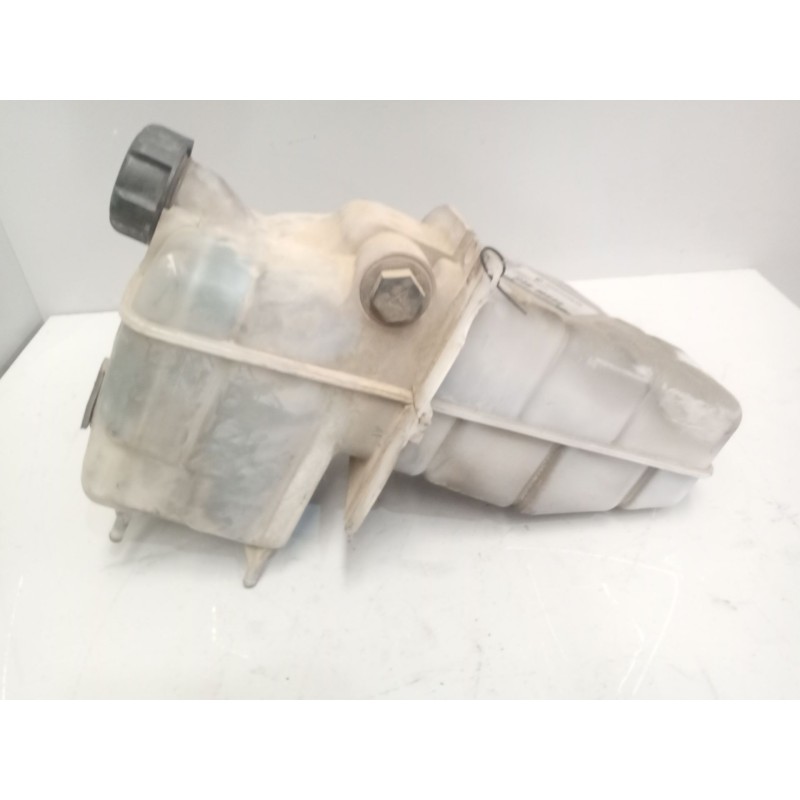 Recambio de deposito expansion para scania r i r 500 referencia OEM IAM 2401668 - Blanco 4