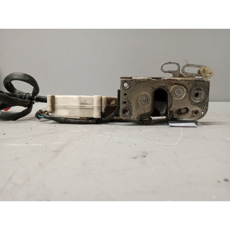 Recambio de cerradura puerta delantera izquierda para scania r i r 500 referencia OEM IAM 1789315 - Blanco 2