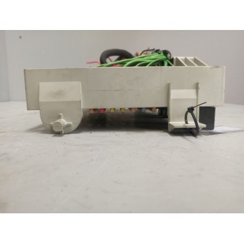 Recambio de caja reles / fusibles para scania p,g,r,t - series g 440, r 440 referencia OEM IAM 1911203  
