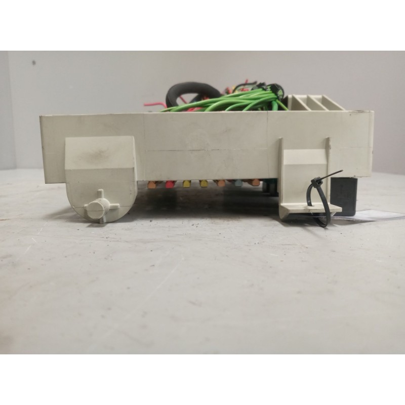 Recambio de caja reles / fusibles para scania p,g,r,t - series g 440, r 440 referencia OEM IAM 1911203 - Azul 2