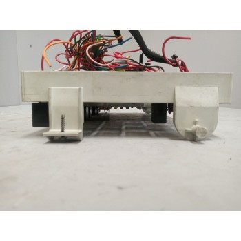 Recambio de caja reles / fusibles para scania p,g,r,t - series g 440, r 440 referencia OEM IAM 1911203  