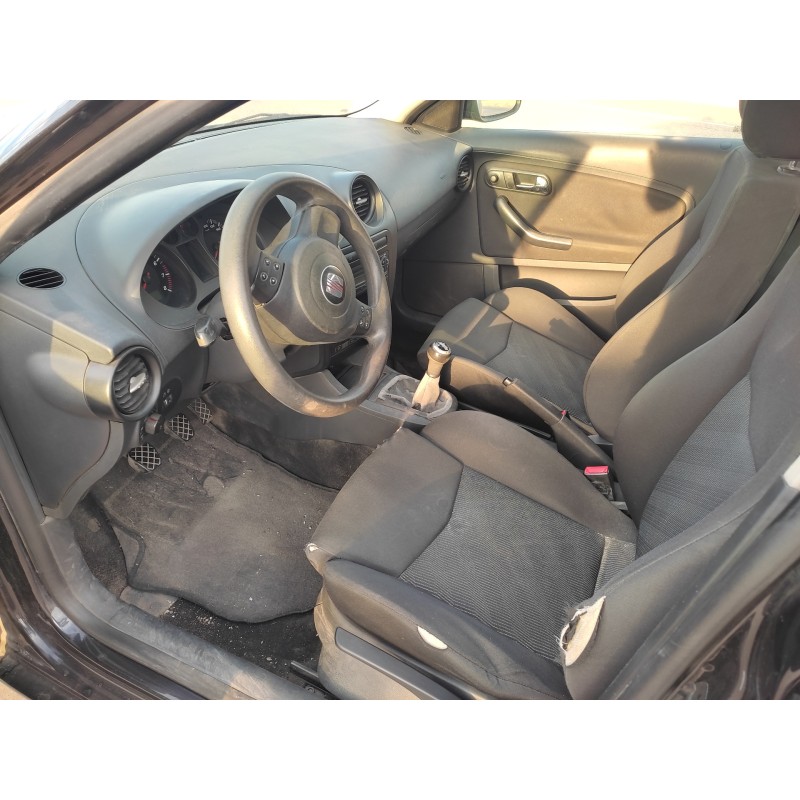 seat ibiza (6l1) del año 2002