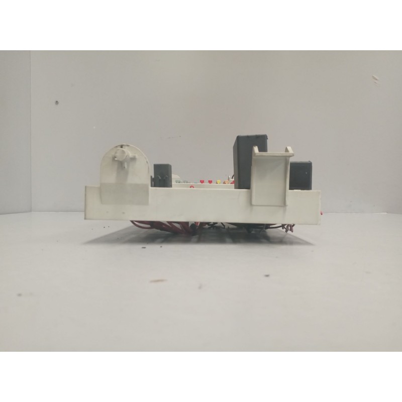 Recambio de caja reles / fusibles para scania r i r 440 referencia OEM IAM 1775796 1911203 - Blanco 2