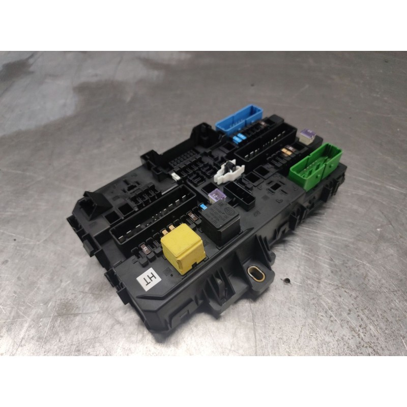 Recambio de caja reles / fusibles para opel astra h gtc (a04) 1.6 (l08) referencia OEM IAM 13222173  
