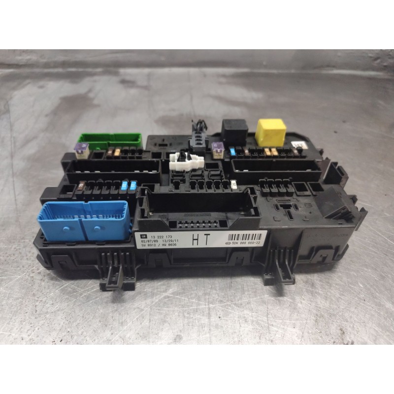 Recambio de caja reles / fusibles para opel astra h ber. cosmo referencia OEM IAM 13268303 - Plata 3