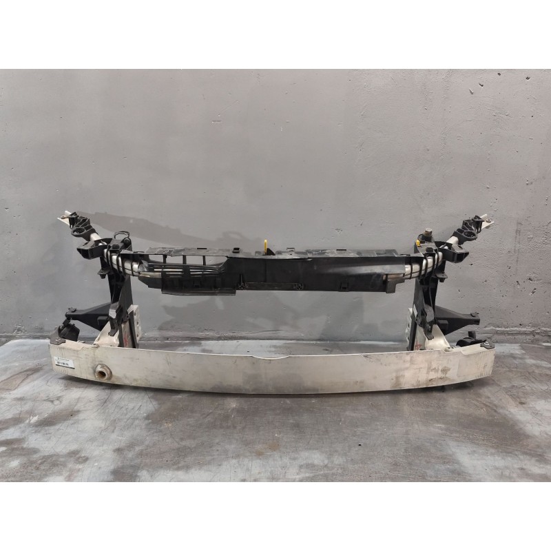 Recambio de refuerzo paragolpes delantero para infiniti q30 1.5 d referencia OEM IAM   