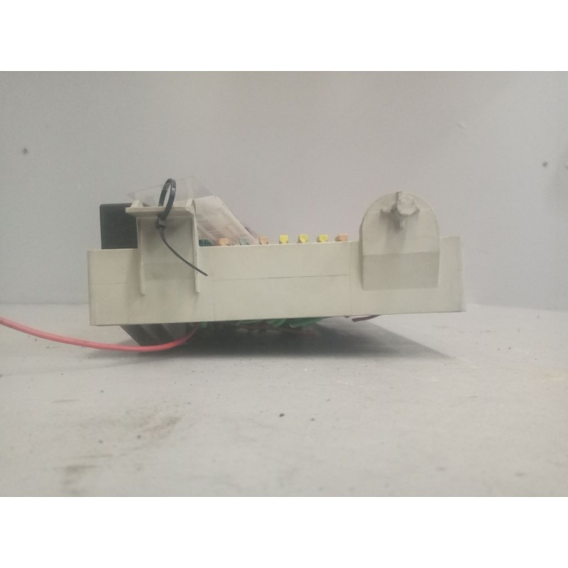 Recambio de caja reles / fusibles para scania r i r 440 referencia OEM IAM 1775796 1911203 - Blanco 9