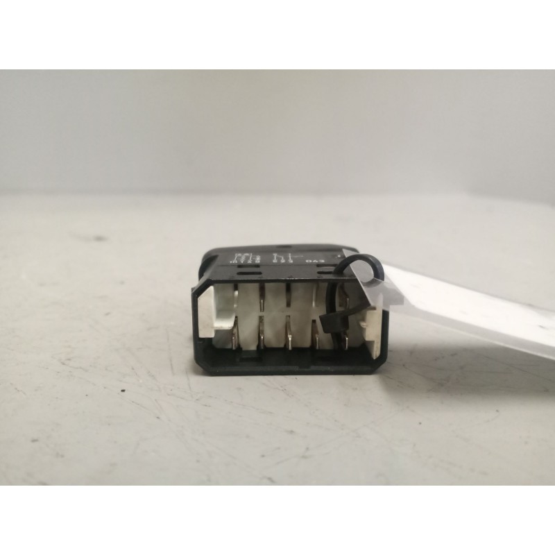 Recambio de interruptor para scania r i r 440 referencia OEM IAM 1421842 - Blanco 3