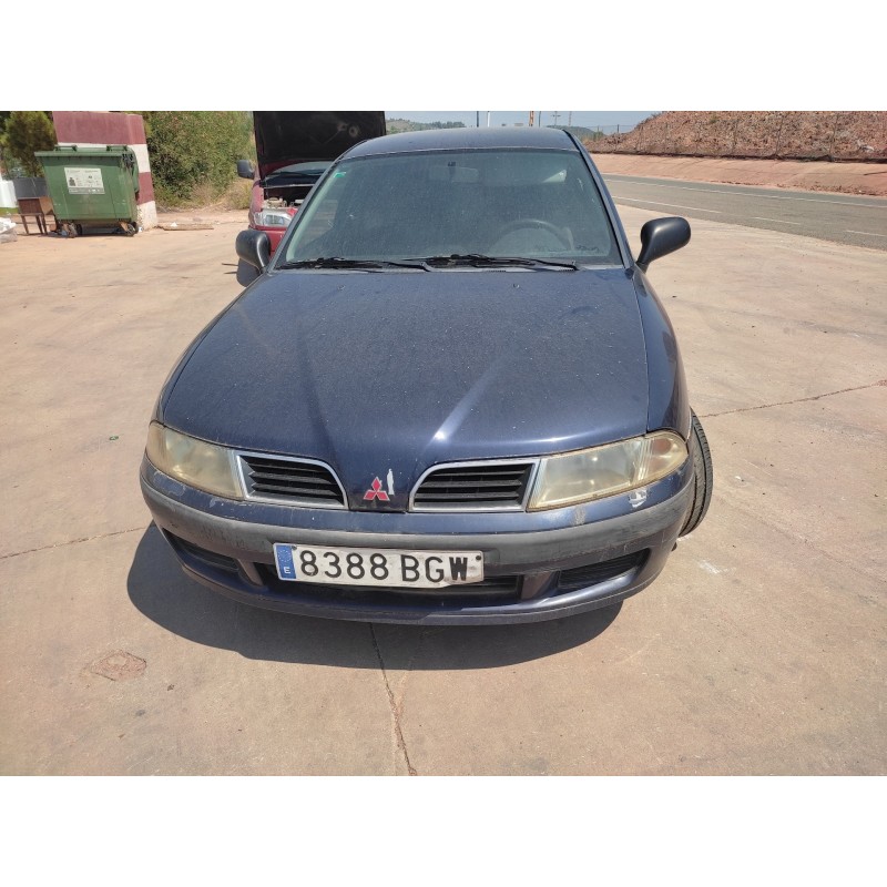 mitsubishi carisma berlina 5 (da0) del año 2001