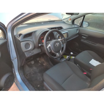 toyota yaris del año 2011