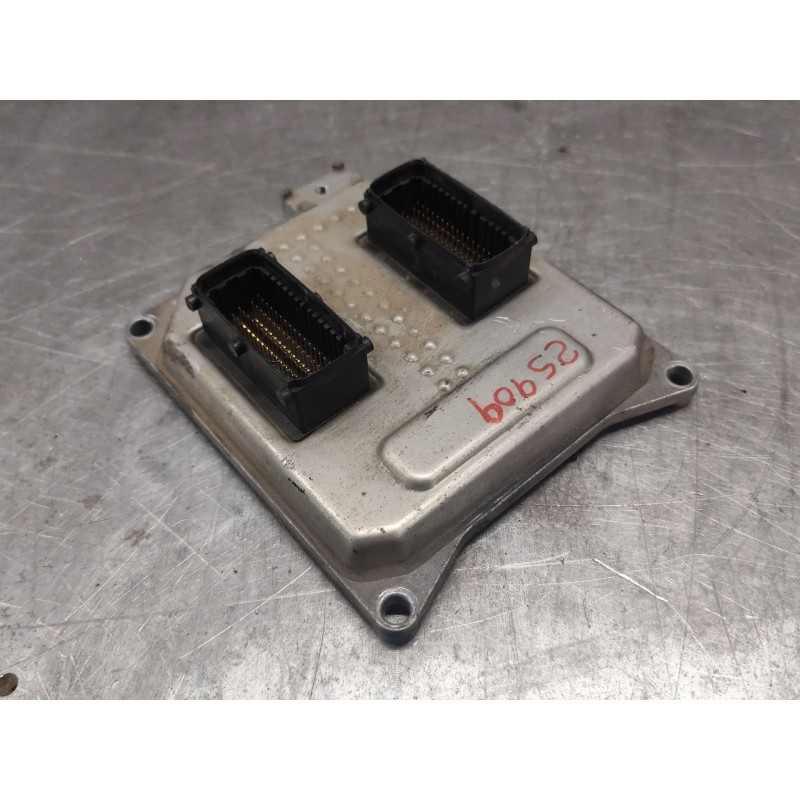 Recambio de centralita motor uce para opel astra h gtc (a04) 1.6 (l08) referencia OEM IAM 55568735  