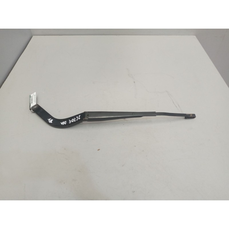 Recambio de brazo limpia delantero derecho para scania r i r 450 referencia OEM IAM 2617209  