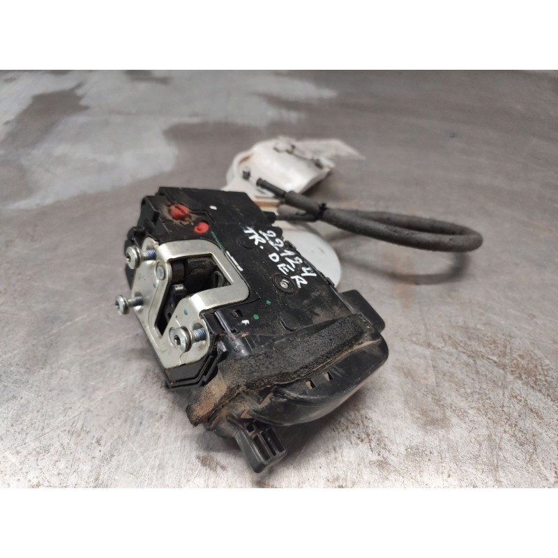 Recambio de cerradura puerta trasera derecha para kia sportage concept 4x2 referencia OEM IAM 814203U000