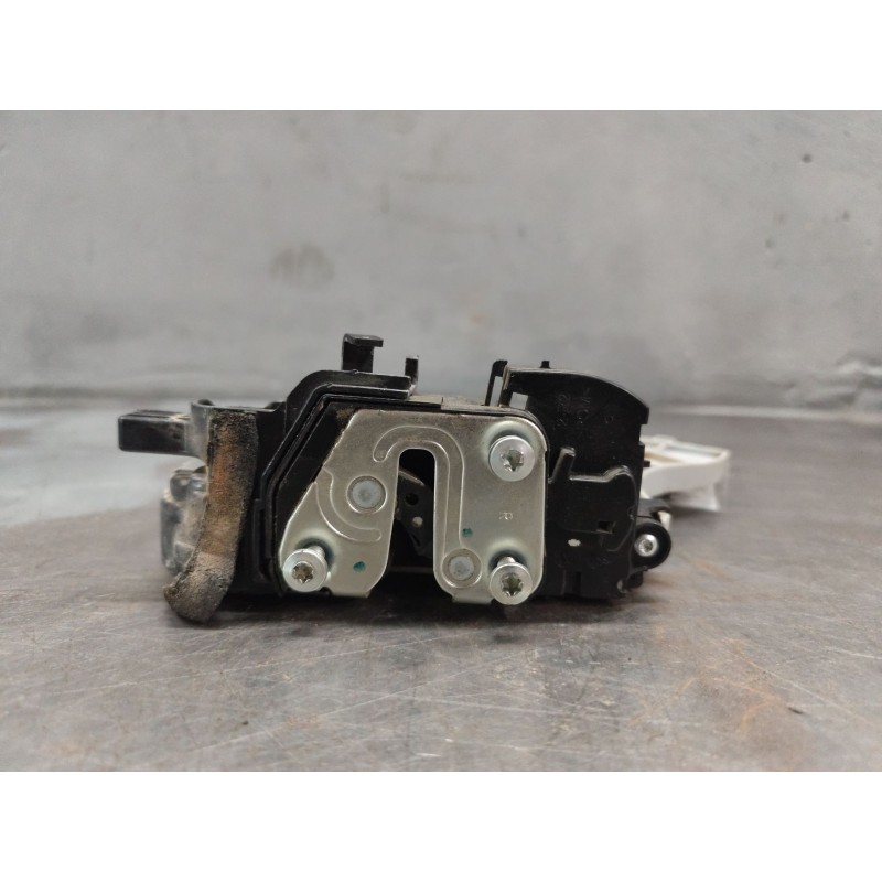 Recambio de cerradura puerta trasera derecha para kia sportage concept 4x2 referencia OEM IAM 814203U000 2