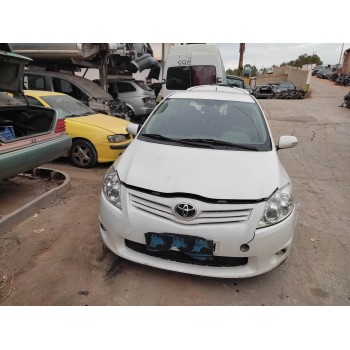 toyota auris del año 2011