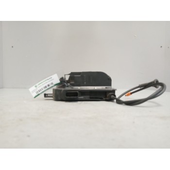Recambio de cerradura puerta delantera izquierda para scania r i r 450 referencia OEM IAM 2640842  