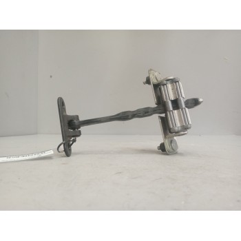 Recambio de retenedor puerta para scania r i r 450 referencia OEM IAM 2045107  