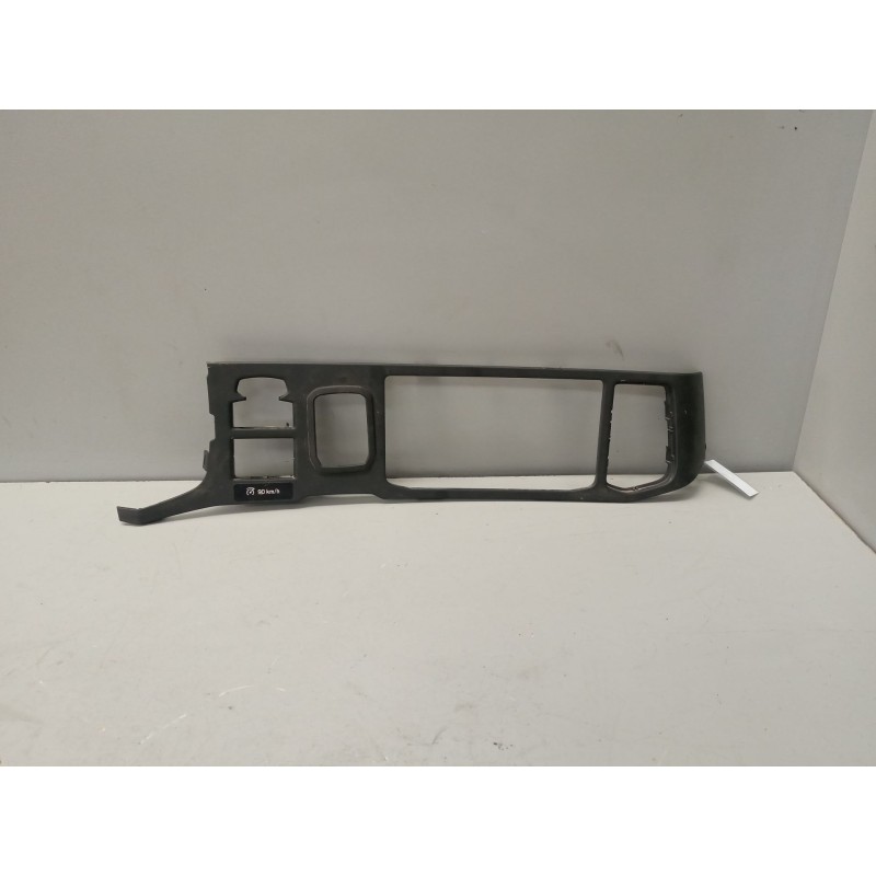 Recambio de embellecedor para scania r i r 450 referencia OEM IAM 2084616 2084629 