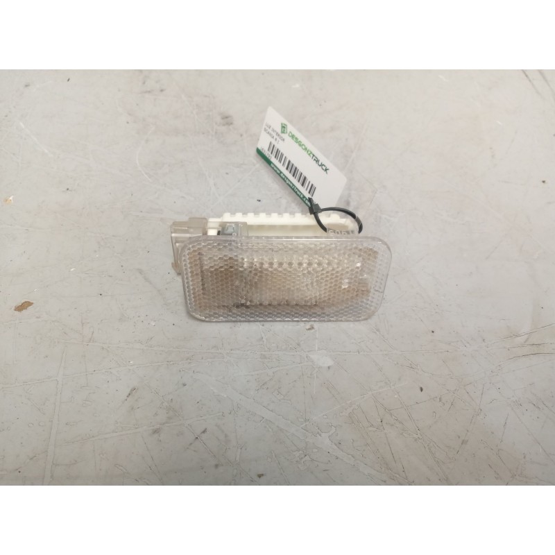 Recambio de luz interior para scania r i r 450 referencia OEM IAM 2039482  