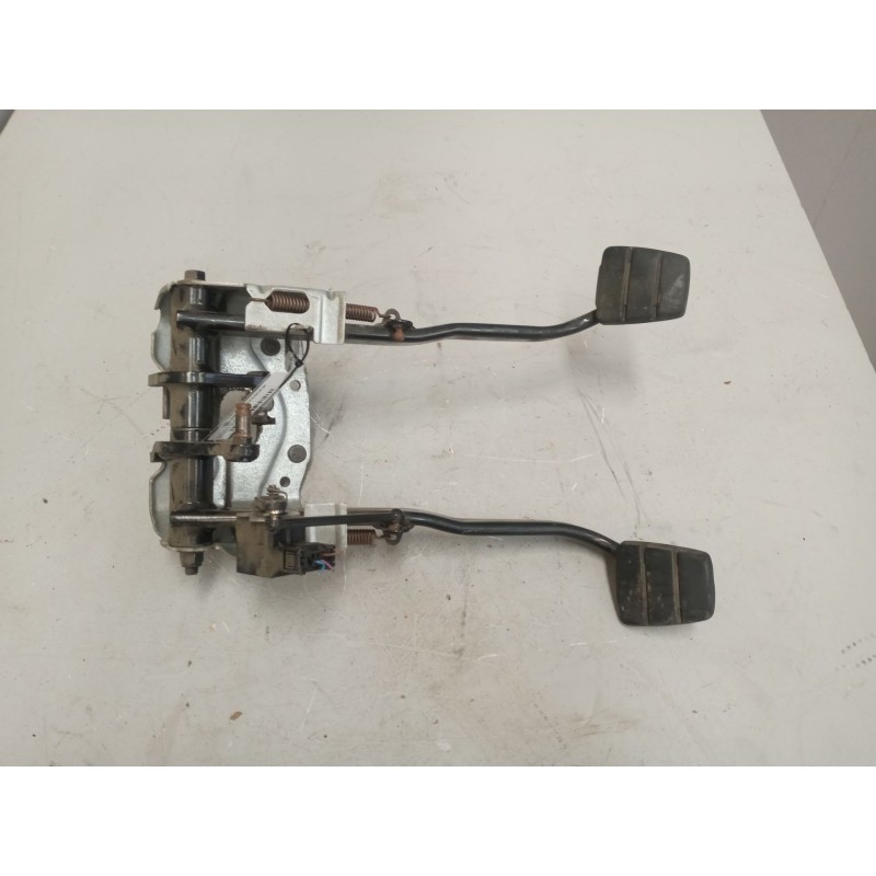 Recambio de soporte pedales para scania p,g,r,t - series g 440, r 440 referencia OEM IAM 1428665 1428690 
