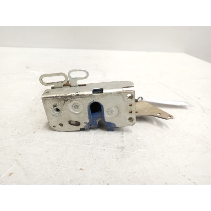 Recambio de cerradura puerta delantera derecha para scania p,g,r,t - series g 440, r 440 referencia OEM IAM 1867655  