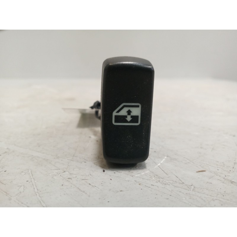 Recambio de mando elevalunas delantero derecho para scania p,g,r,t - series g 440, r 440 referencia OEM IAM 1421856  