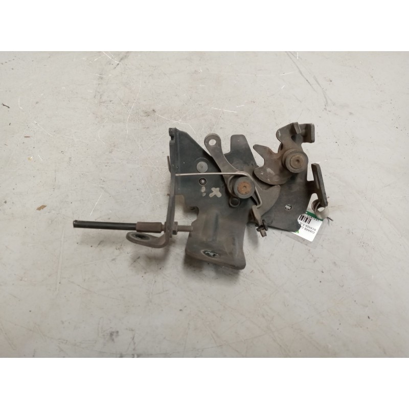 Recambio de cierre calandra para scania p,g,r,t - series g 440, r 440 referencia OEM IAM 1925340 IZQUIERDA 