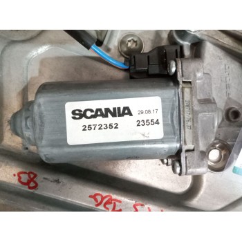 Recambio de elevalunas delantero izquierdo para scania p,g,r,t - series g 440, r 440 referencia OEM IAM 2572349  