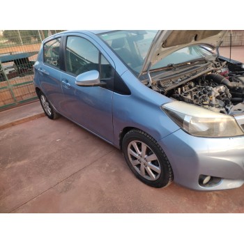 toyota yaris del año 2011