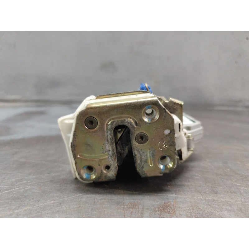 Recambio de cerradura puerta trasera derecha para nissan primera berlina (p11) básico referencia OEM IAM  CON CENTRALIZADO ELECT 2