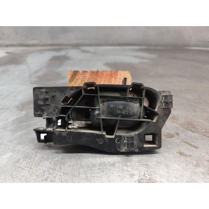 Recambio de maneta interior delantera derecha para citroën c4 berlina 1.6 16v hdi referencia OEM IAM 96435310VD  