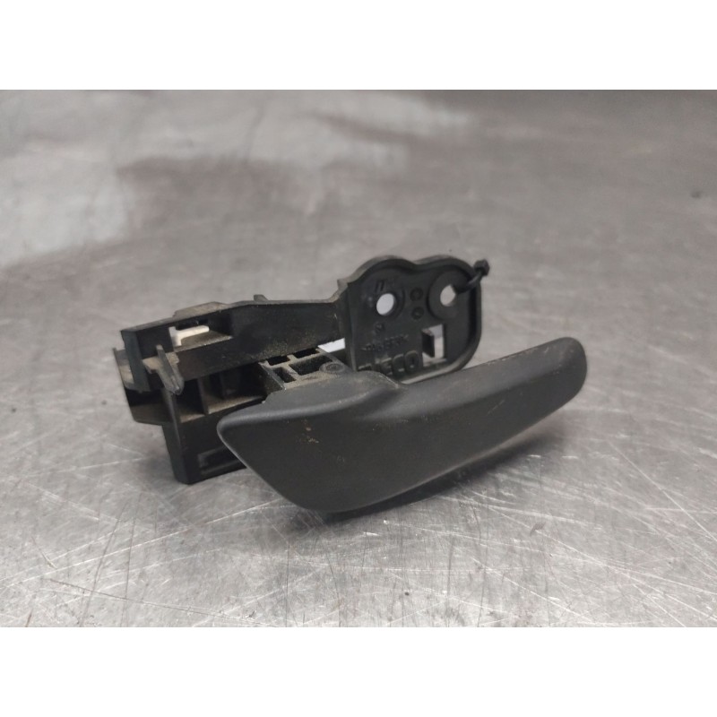 Recambio de maneta interior delantera izquierda para iveco daily vi furgoneta 33s12, 35s12, 35c12 referencia OEM IAM   