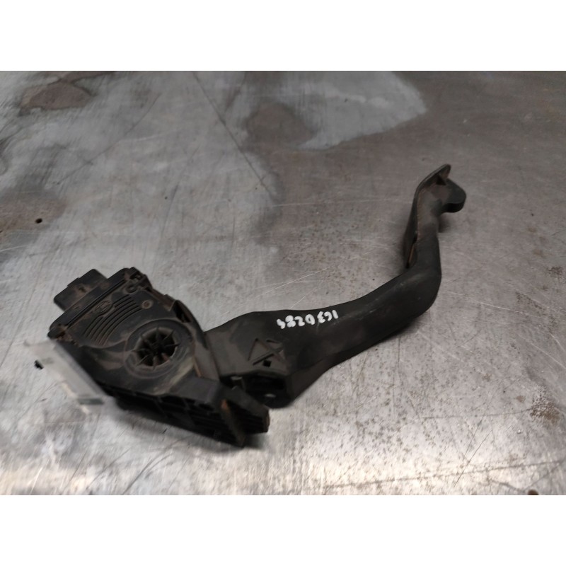 Recambio de pedal acelerador para peugeot 207 sw confort referencia OEM IAM 968184408003  