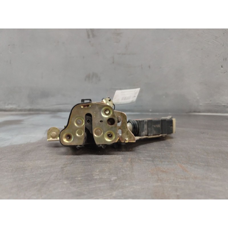 Recambio de cerradura puerta trasera derecha para opel corsa b swing referencia OEM IAM - Blanco 2