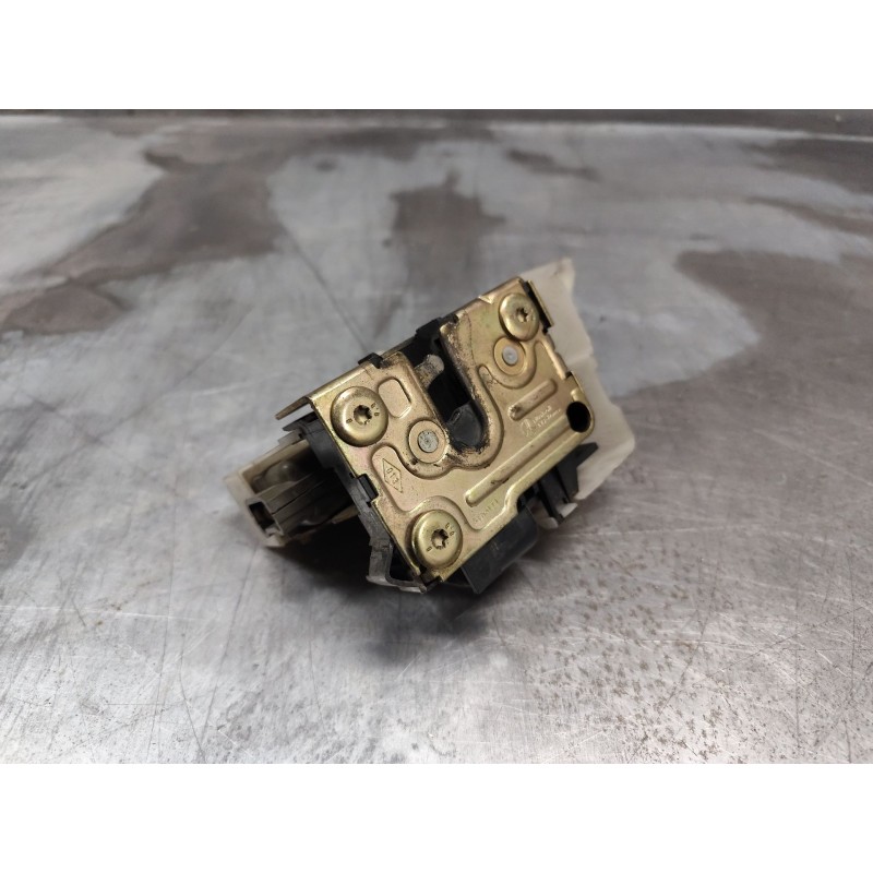 Recambio de cerradura puerta delantera derecha para renault clio ii fase i (b/cbo) 1.9 d referencia OEM IAM   