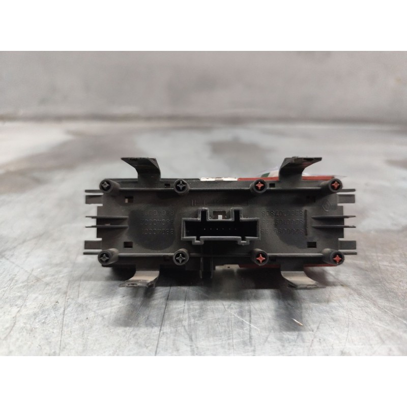 Recambio de warning para renault megane ii berlina 5p confort authentique referencia OEM IAM 8200095A93 88040001 - Gris 2