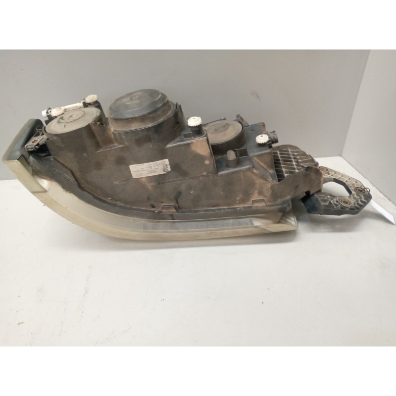 Recambio de faro derecho para renault premium route 2006 10.8 diesel referencia OEM IAM 7421636309 2