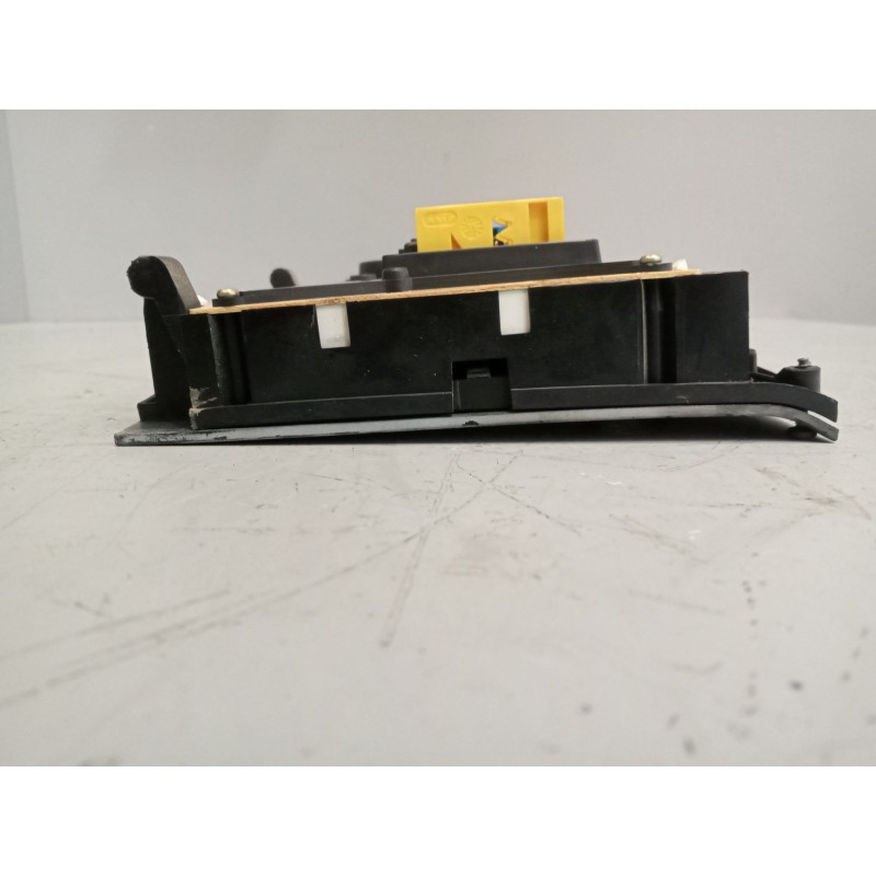 Recambio de cuadro instrumentos para renault hr 420.18/26 premium 01  chasis 4x2 420.18 larga distancia referencia OEM IAM 50106 2
