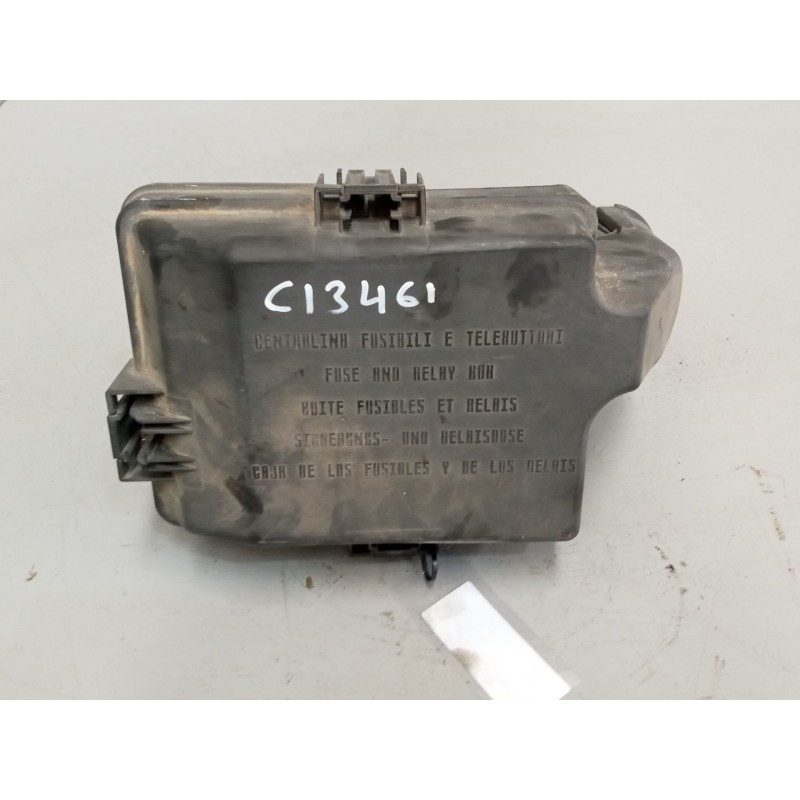 Recambio de caja reles / fusibles para iveco a65c18/wing referencia OEM IAM 69500167 69501170 