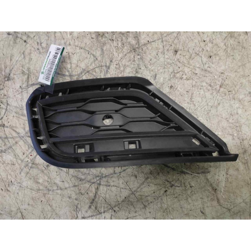 Recambio de molduras traseras para volkswagen t-roc 2.0 tdi referencia OEM IAM 2GA807246C 2GA807012A 