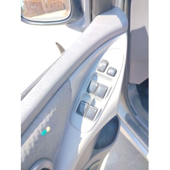 nissan almera tino (v10) del año 2003