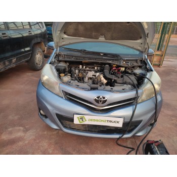 toyota yaris del año 2011