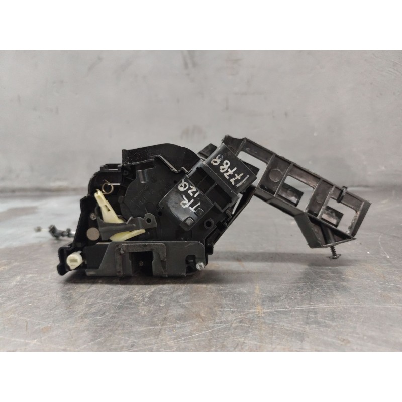 Recambio de cerradura puerta trasera izquierda para ford focus berlina (cap) ambiente (d) referencia OEM IAM 5041667 - Negro 4