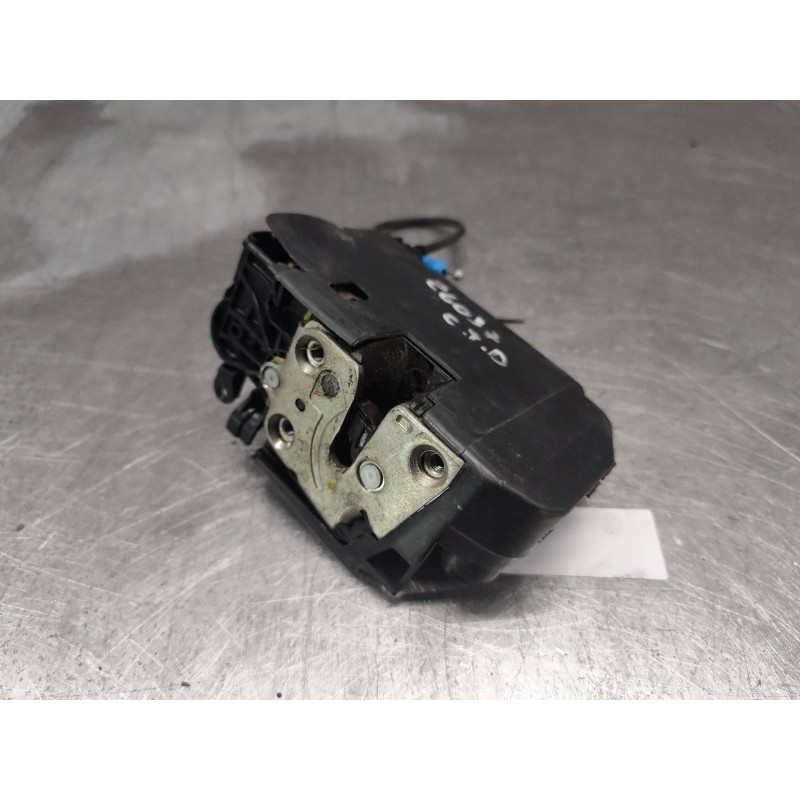 Recambio de cerradura puerta carga para iveco daily vi furgoneta 33s12, 35s12, 35c12 referencia OEM IAM 5801556828C  