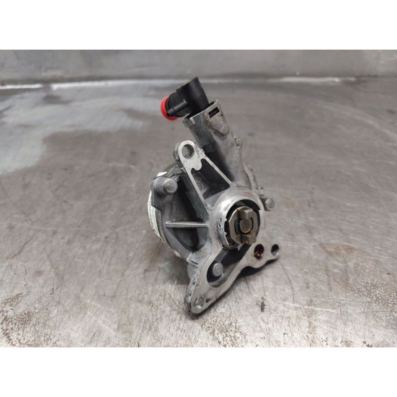 Recambio de depresor freno / bomba vacio para renault trafic combi (ab 4.01) referencia OEM IAM 146502570R  