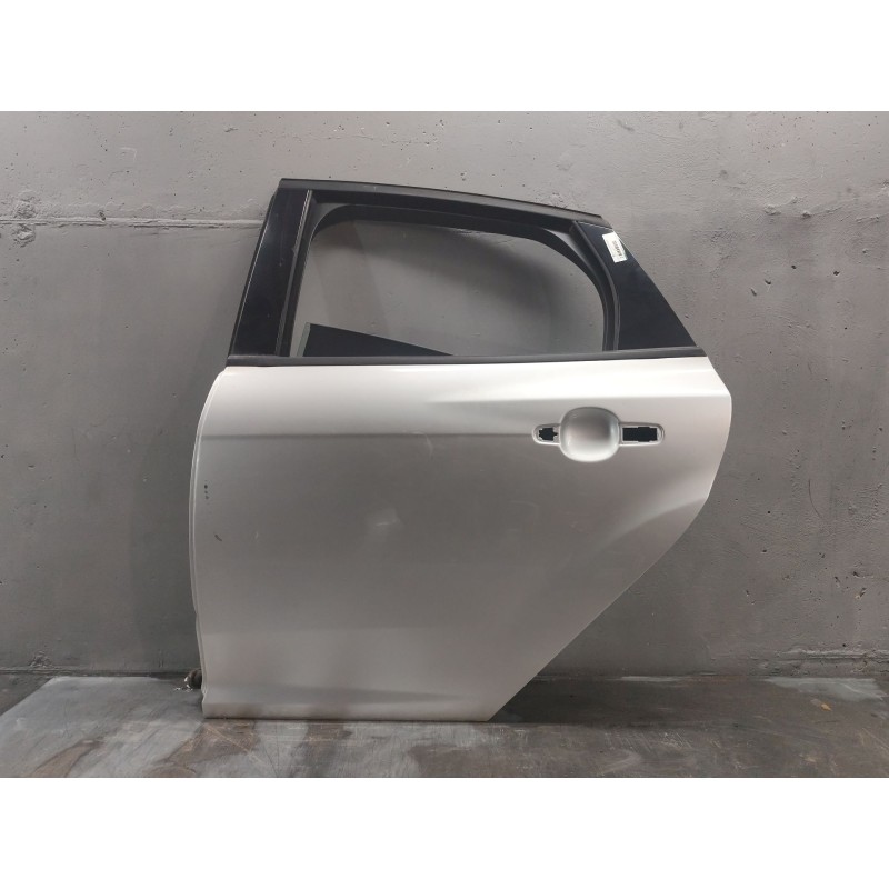 Recambio de puerta trasera izquierda para ford focus lim. (cb8) titanium referencia OEM IAM   