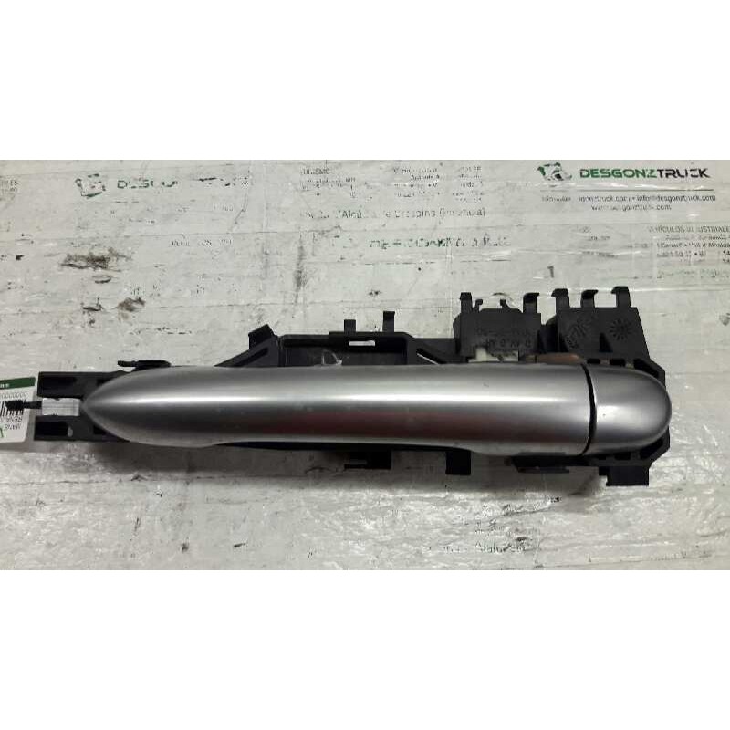 Recambio de maneta exterior delantera derecha para renault megane ii berlina 5p confort expression referencia OEM IAM 8200028464