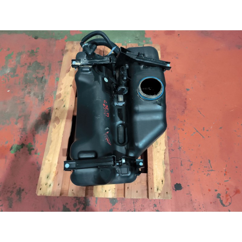 Recambio de deposito combustible para iveco daily vi furgoneta 33s16, 35s16, 35c16, 40c16, 50c16 referencia OEM IAM 504135946  