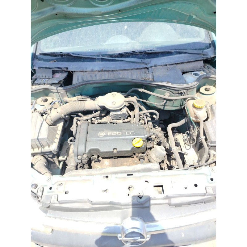 opel corsa c (x01) del año 2003