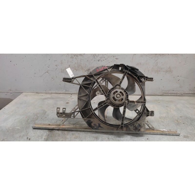 Recambio de electroventilador para renault trafic combi (ab 4.01) 1.9 diesel referencia OEM IAM 8200409469C  93854112